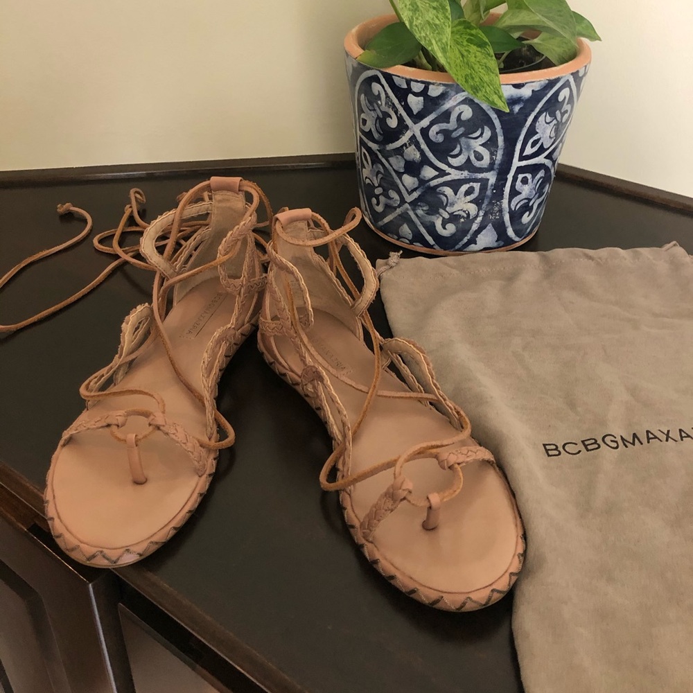 BCBG MAXAZRIA Maye Fisherman Sandal 7 M